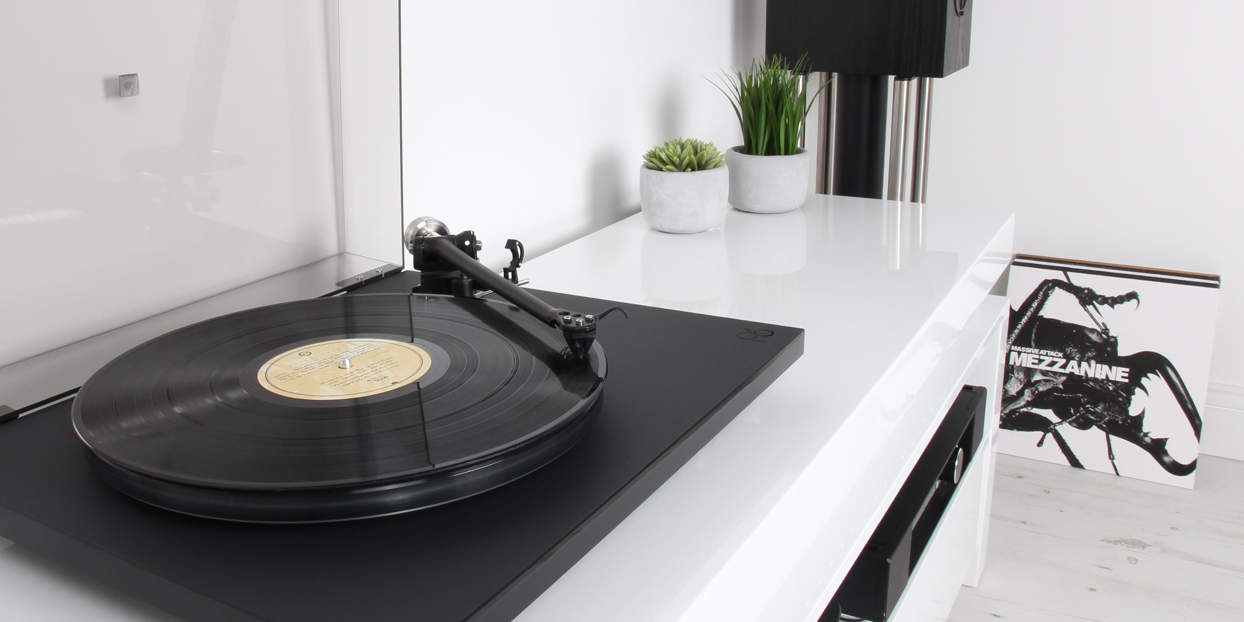 Rega Planar 6 - Giradischi HiFi con Braccio RB330 e Neo PSU